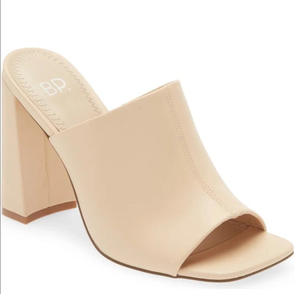 Heels - Picture 4 of 6